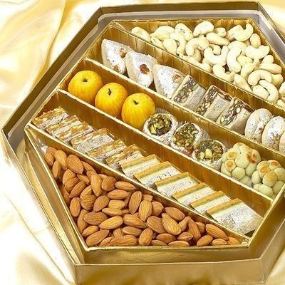 Mithai and dry fruit gifting box 1 kg